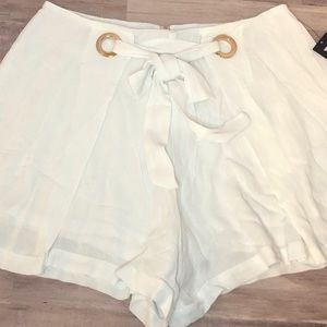 Guess - Pure White Chica Grommet Shorts Size Small